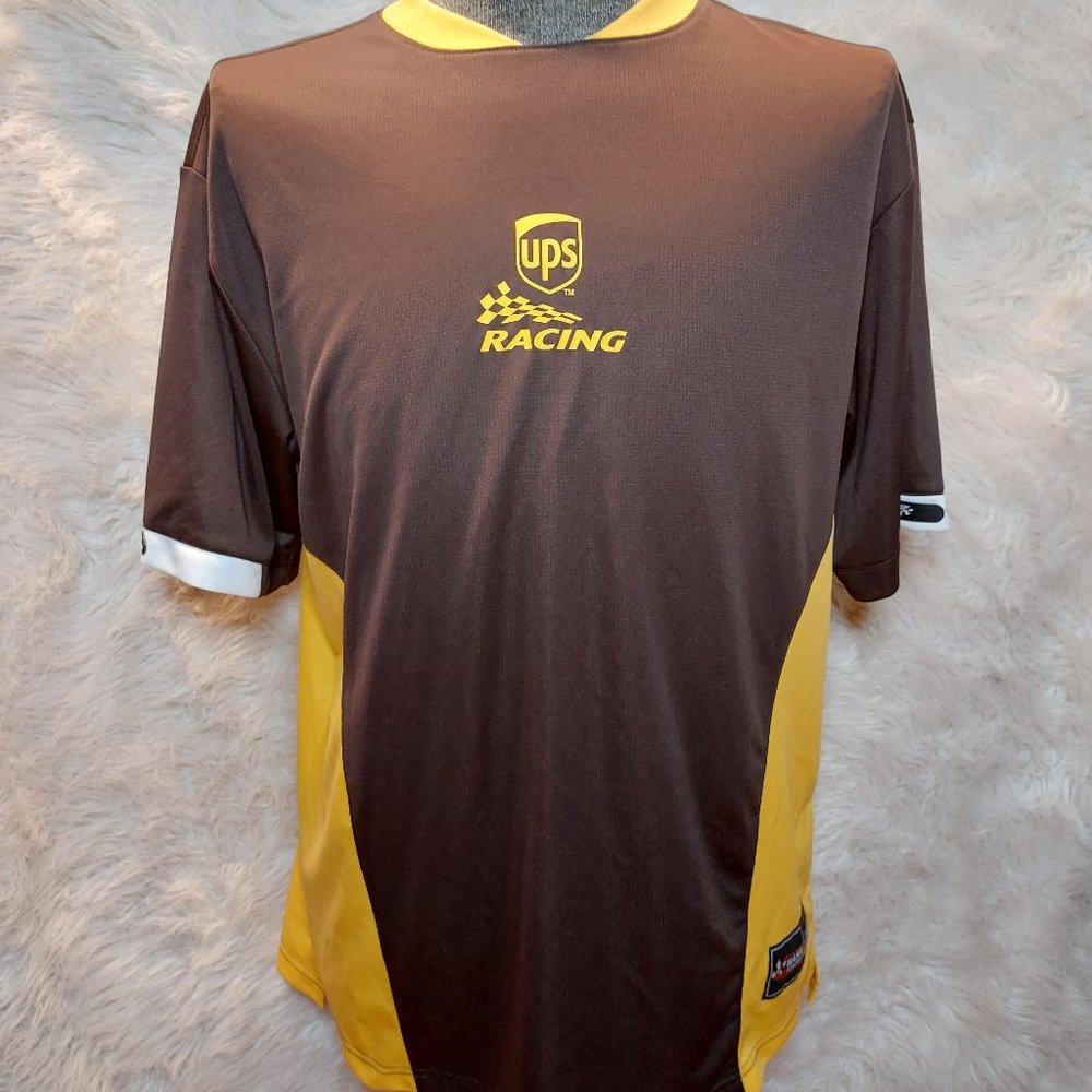 Vintage Jimmie Johnson 88 UPS Robert Yate Racing Men's Navy&Yellow T-shirt L